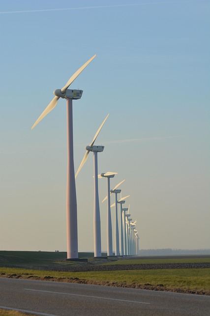 The Economic Impact of Green Energy: Opportunities and Challenges